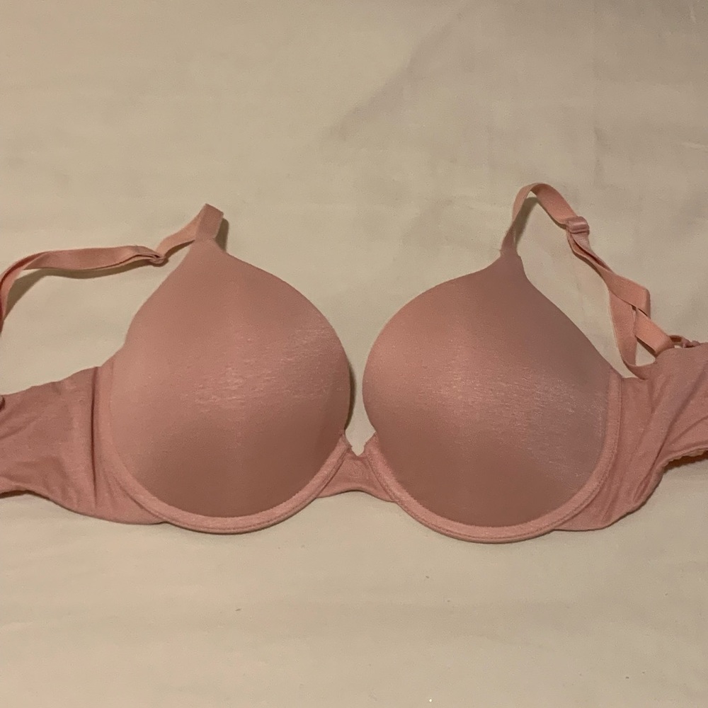 4 body by victoria and one tshirt bra - Victoria’s Secret - Picture 6 of 6